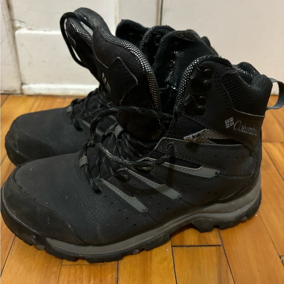Columbia Men’s Boots - Picture 2 of 6